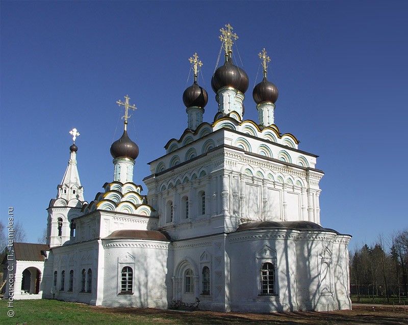 Собор Александра Невского в Троицком Александро-Невском монастыре