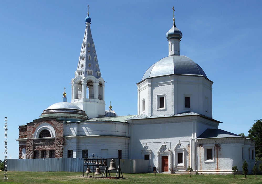 Собор Троицы Живоначальной в Серпухове